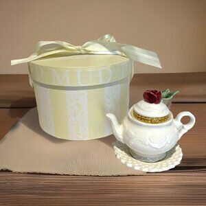 Vintage 1999 Mud Pie Teapot Trinket Box White Red Rose Hinged Lid Ceramic NIB